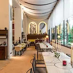 Experimental Marais Hotel 5*