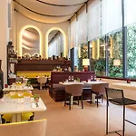 Experimental Marais Hotel