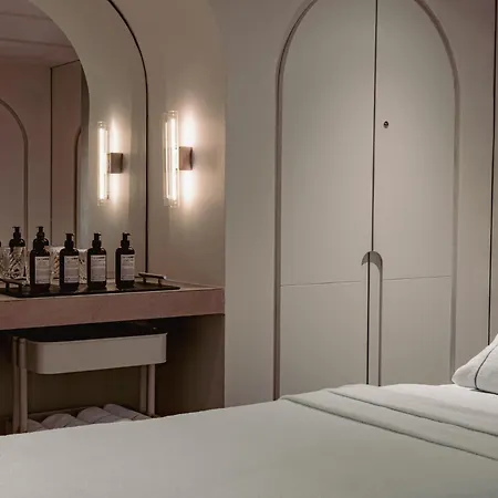 Experimental Marais Hotel