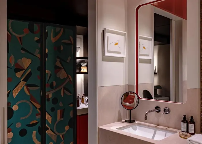 Experimental Marais Otel