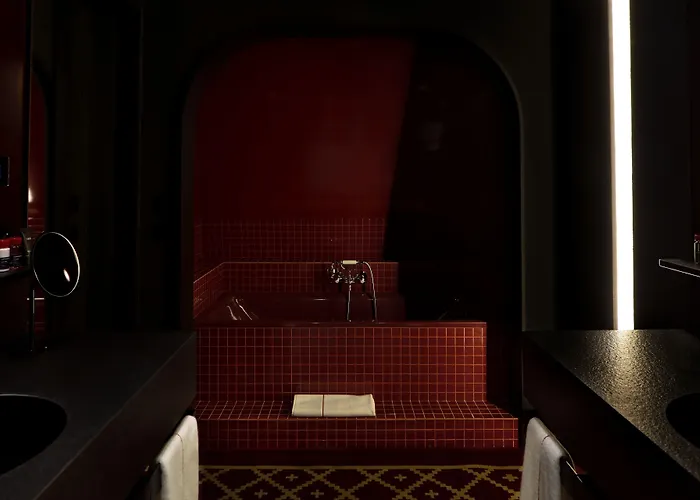 Experimental Marais Otel