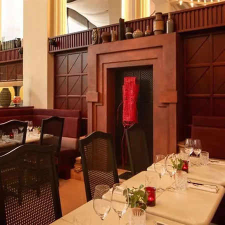 Experimental Marais Hotel