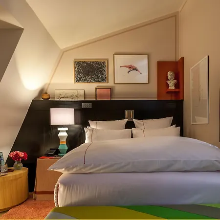 Experimental Marais Hotel 5*