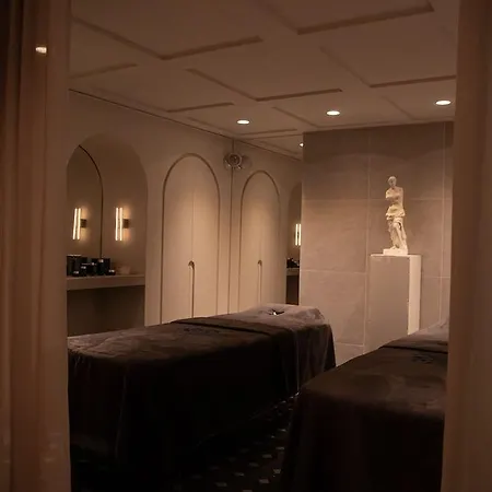 Experimental Marais Hotel 5*