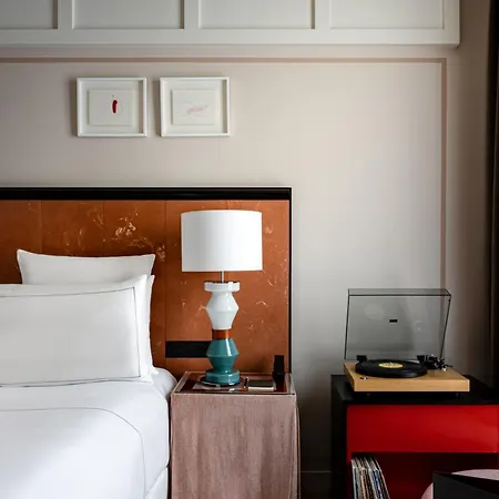 Experimental Marais 5* Paris