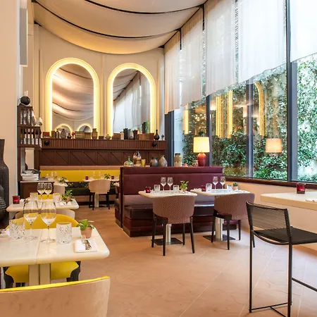 Experimental Marais Hotel