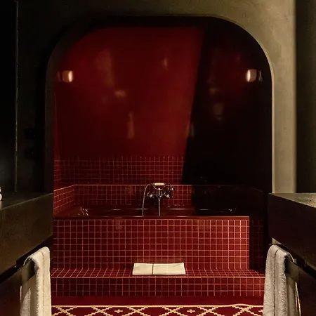 Experimental Marais 5*