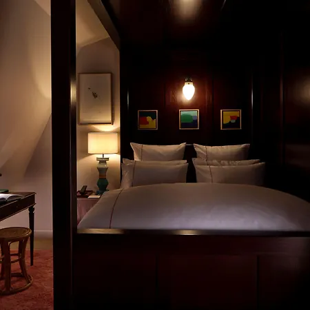 Experimental Marais Hotel 5*