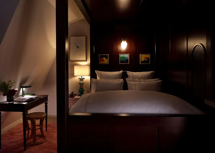 Experimental Marais Hotel 5*